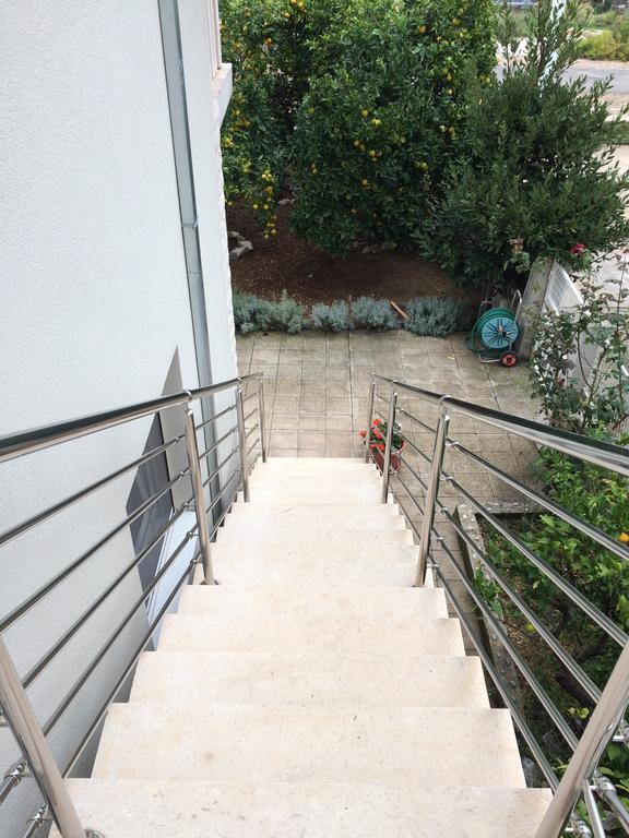 Apartmani Mane โตรกีร์ ภายนอก รูปภาพ