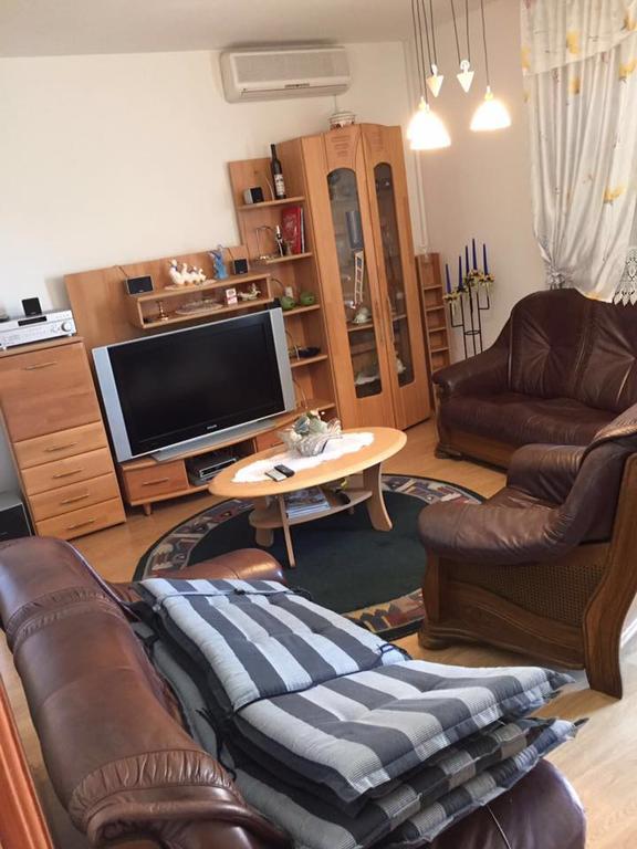 Apartmani Mane โตรกีร์ ภายนอก รูปภาพ