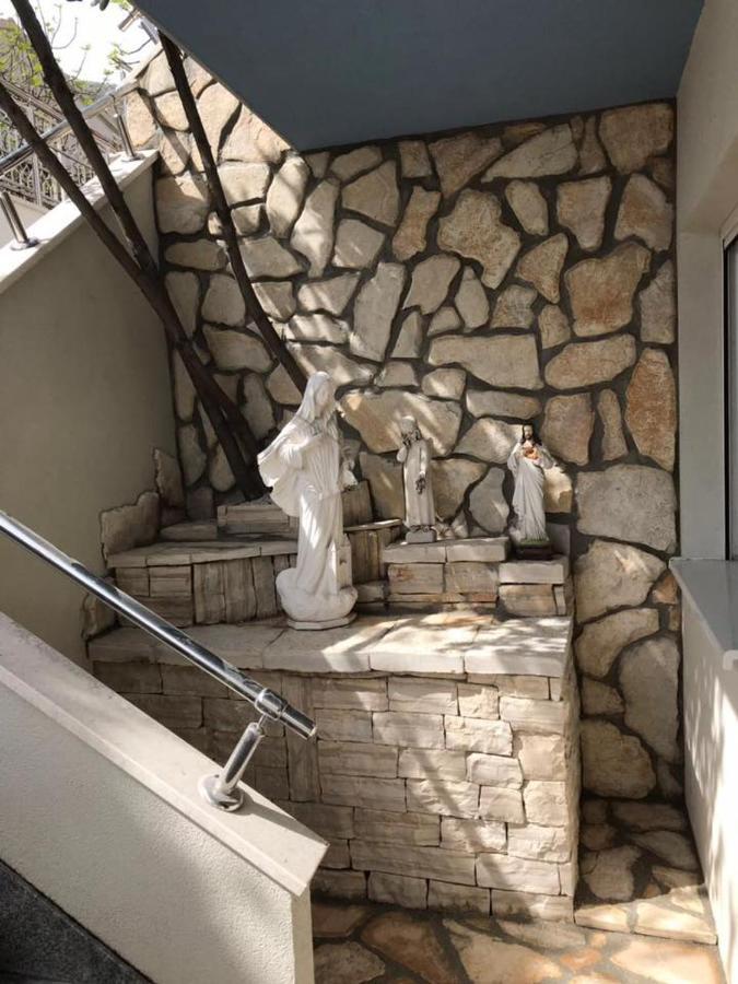 Apartmani Mane โตรกีร์ ภายนอก รูปภาพ